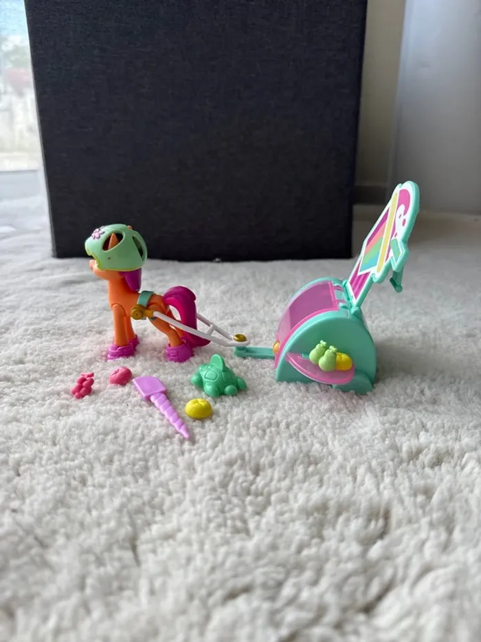 🐴 jouet my Little pony + accessoires chariot et fruits- très bon état