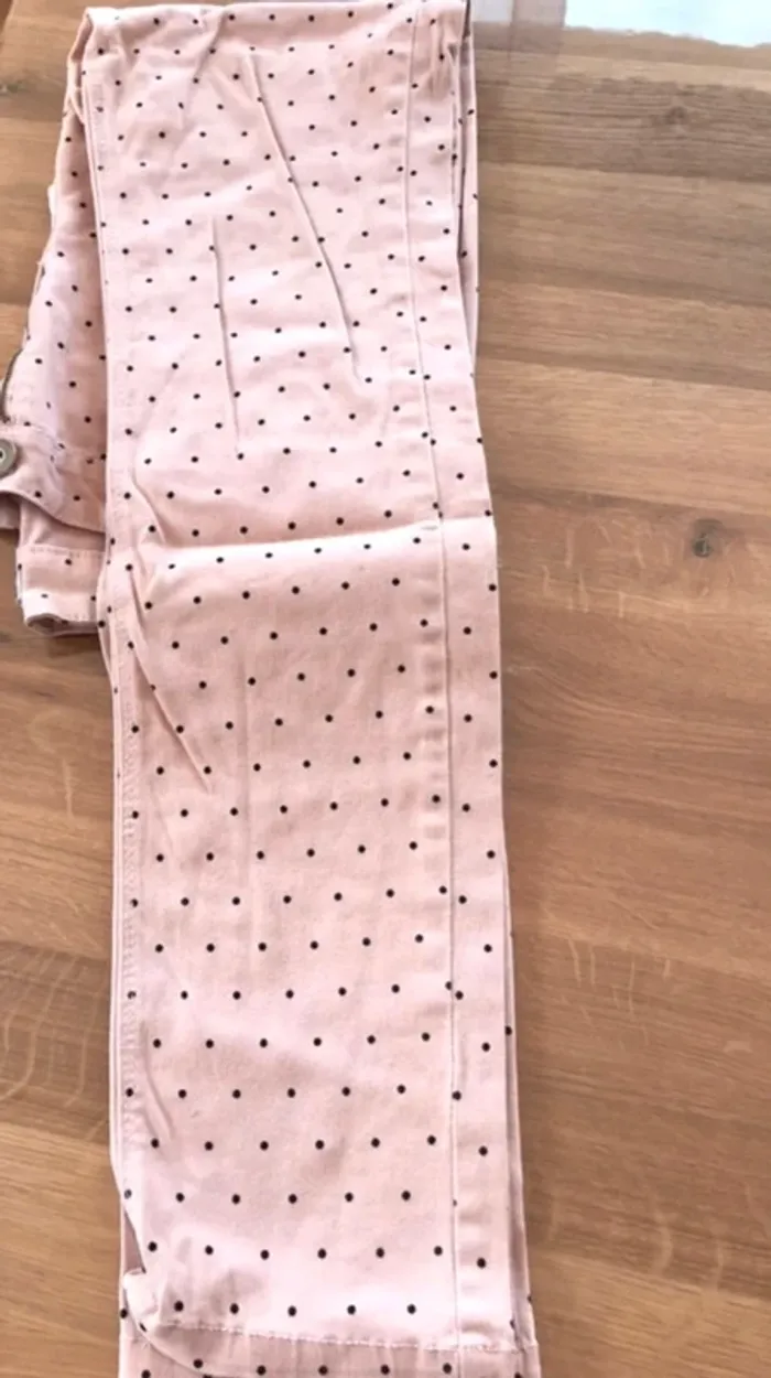 Jean vieux rose à pois noirs - photo numéro 3