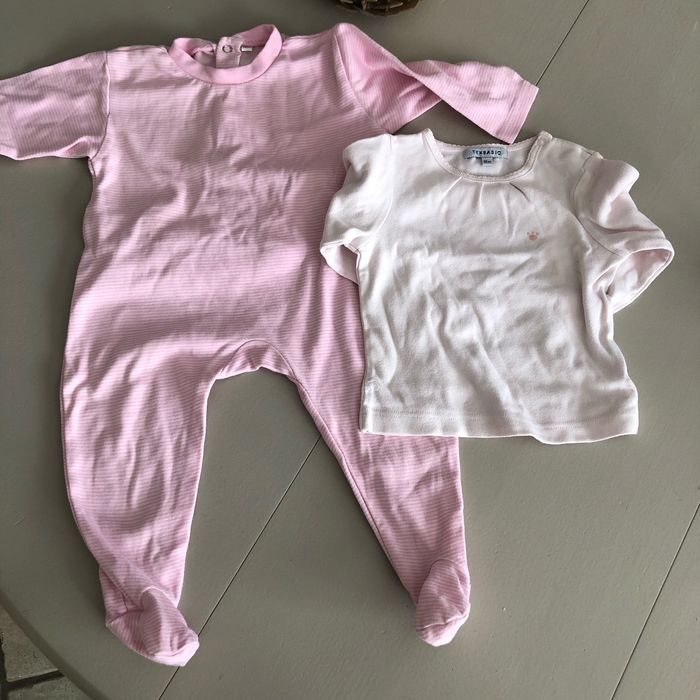 Pyjama et t shirt manches longues 12 mois