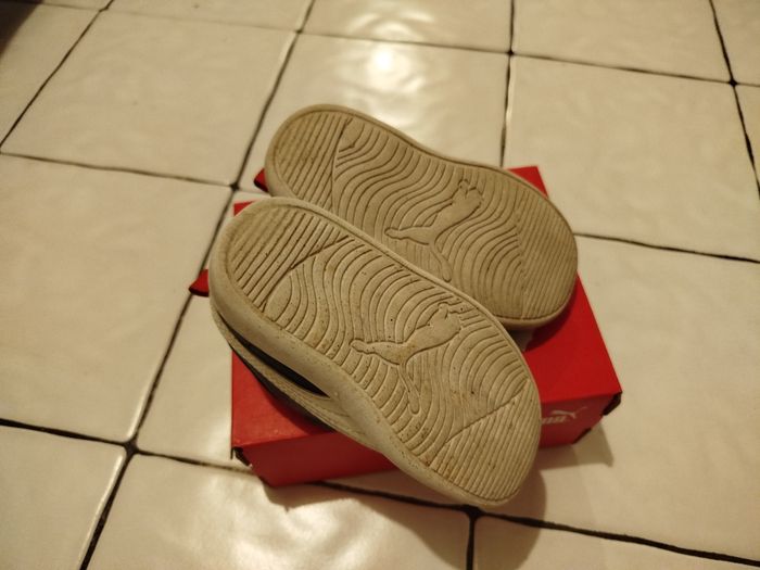 Chaussures puma taille 21 - photo numéro 2