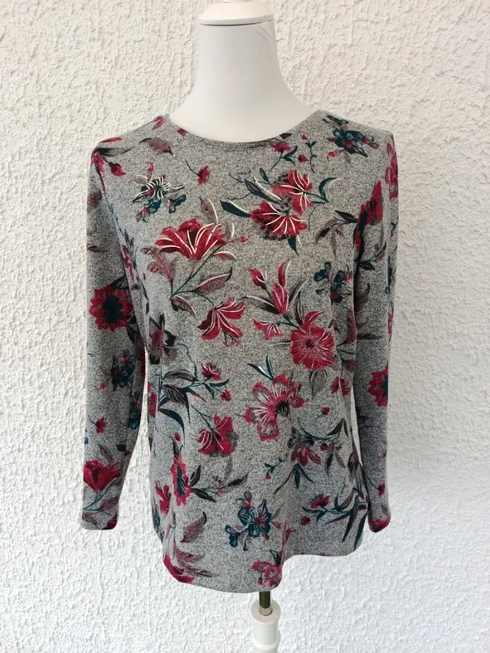 T-shirt manches longues motif fleuri gris taille 38