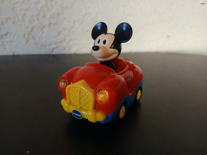 Mickey et son cabriolet Tut Tut bolides - photo numéro 2