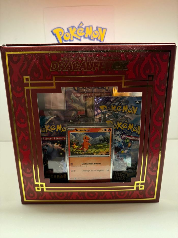 Coffret Pokémon super premium Dracaufeu EX figurine - photo numéro 2