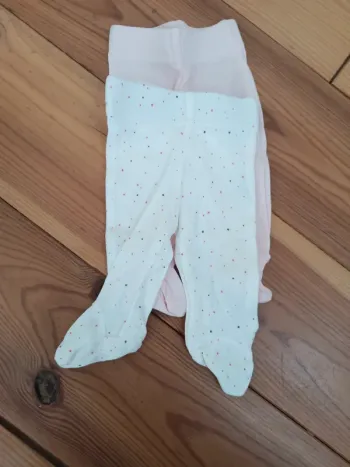 2 pantalons à pied neufs naissance 0 mois