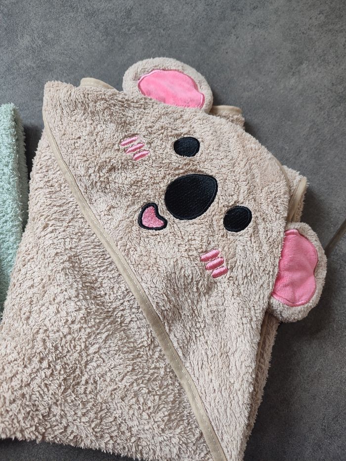 Lot 2 capes de bain - photo numéro 3