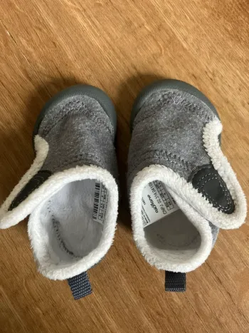 Chaussons souples bébé taille 20