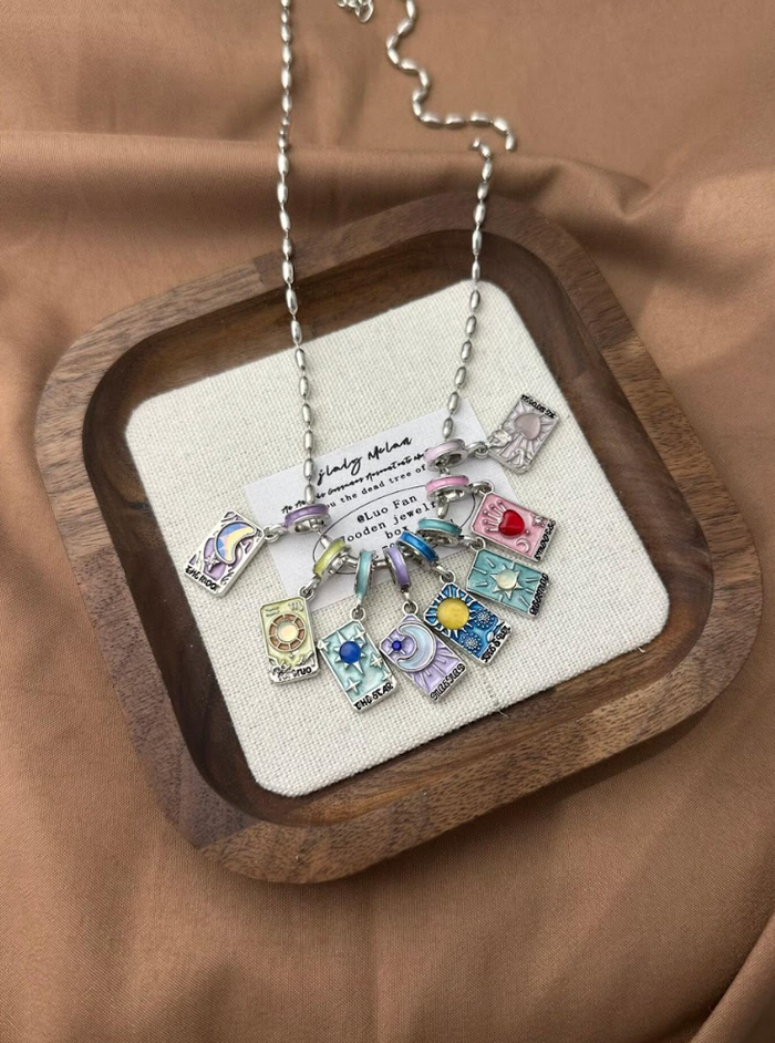 Tarot Charm Necklace Colorful Vintage Style - photo numéro 2