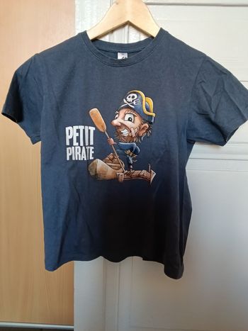 Tee-shirt Cap fun bleu marine et multicolore