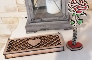 Deco rose avec boîte en bois