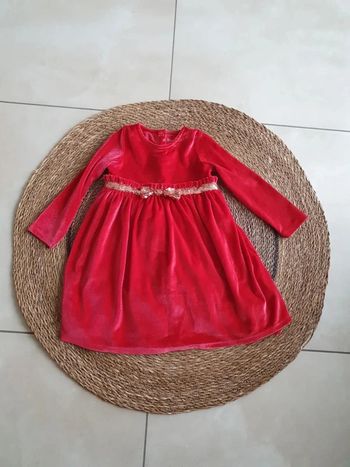 Jolie robe pour les fêtes taille 3 ans