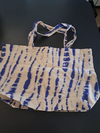 Tote bag