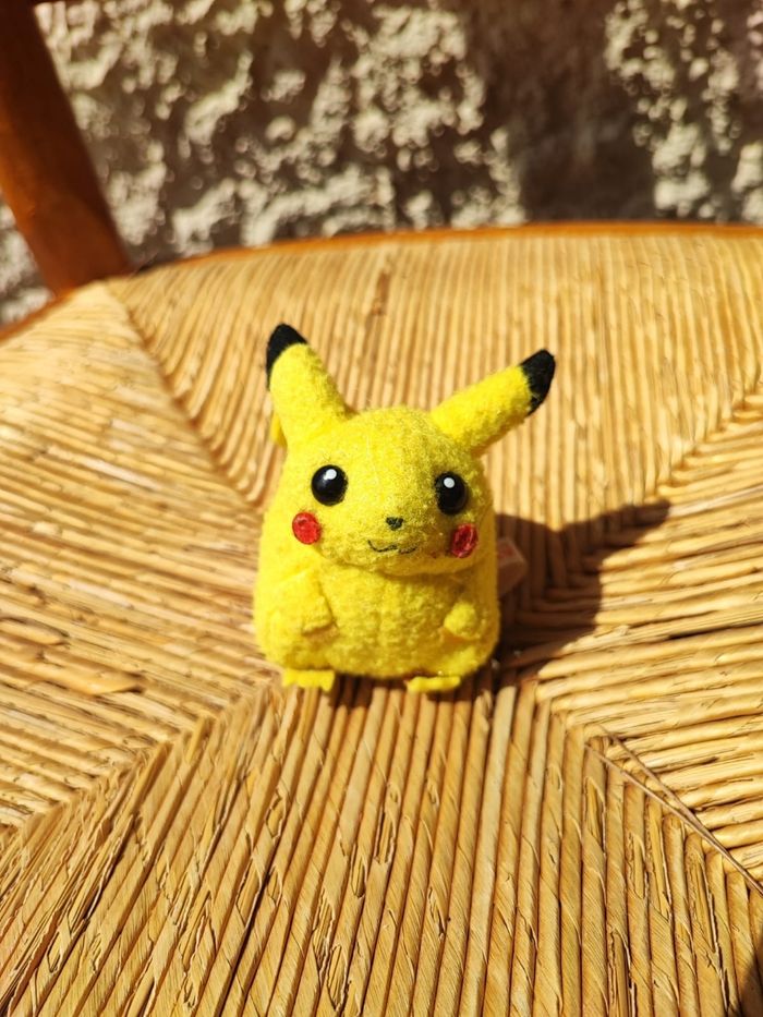 Peluche doudou vintage Pikachu pokémon A
