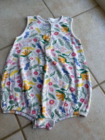Barboteuse, multicolore à fleurs