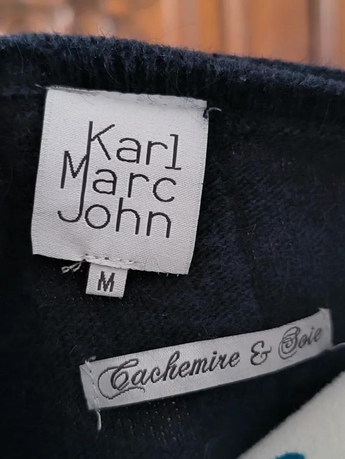 Joli pull léger couleur marine - photo numéro 8