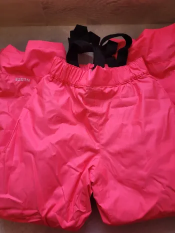 Pantalon de ski rose néon 10 ans quasi neuf