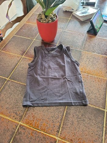 Tee shirt sans manche