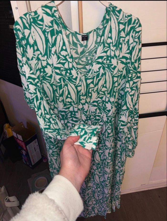 Robe verte et blanche Kiabi - Taille 4XL - photo numéro 5