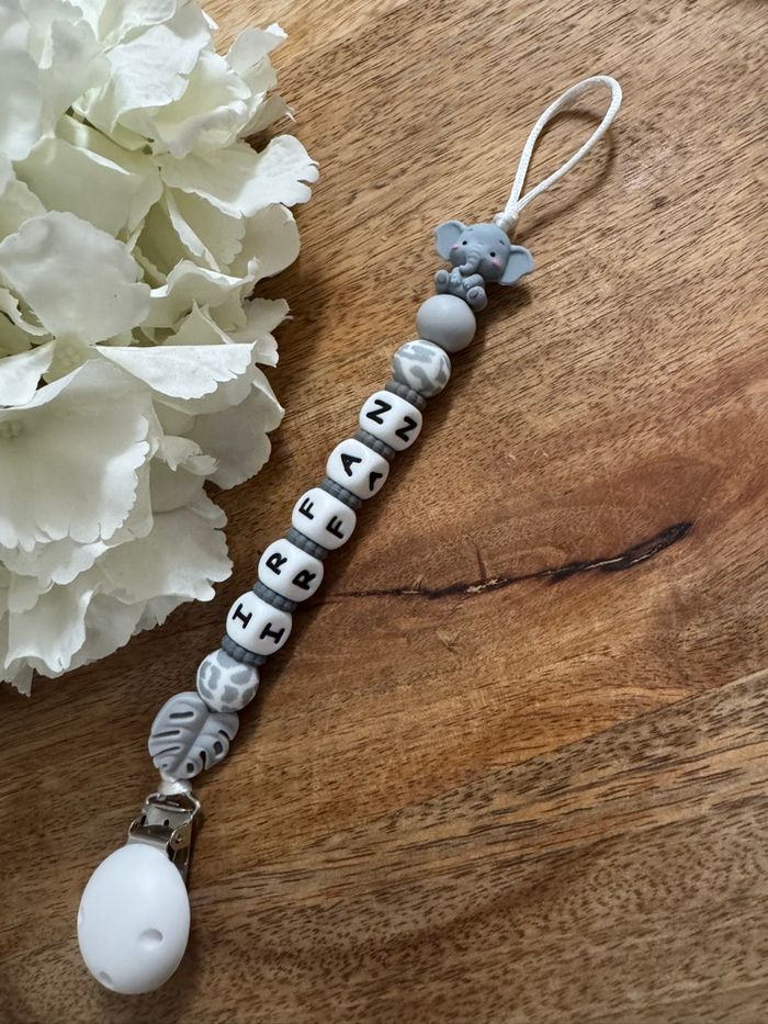 Attache tétine personnalisée - photo numéro 3