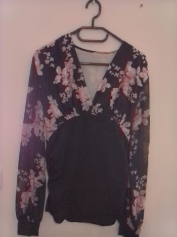 Jolie haut taille 42