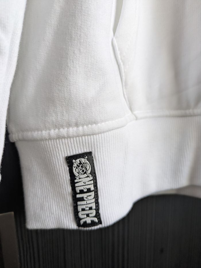 Sweat à capuche One Piece (Très bon état) - photo numéro 3