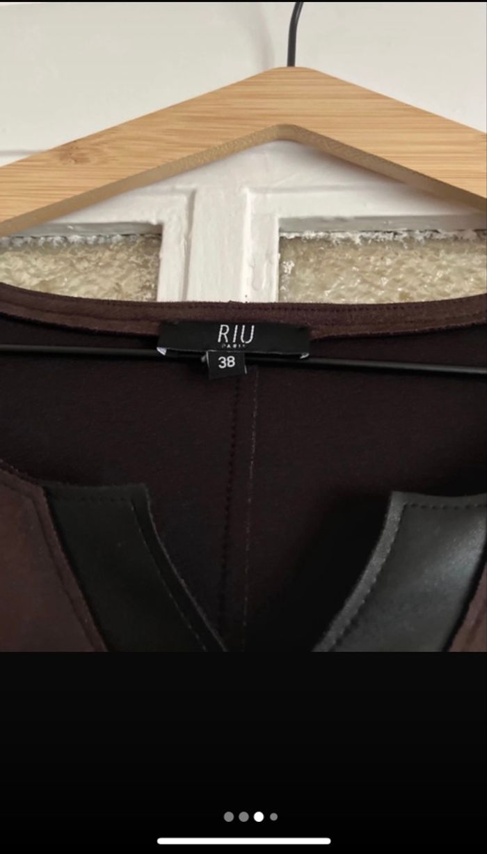 Robe RIU en daim avec col et manche taille 38