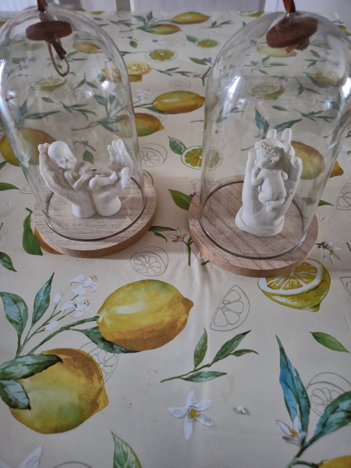 Decorations cloches + statues bébés