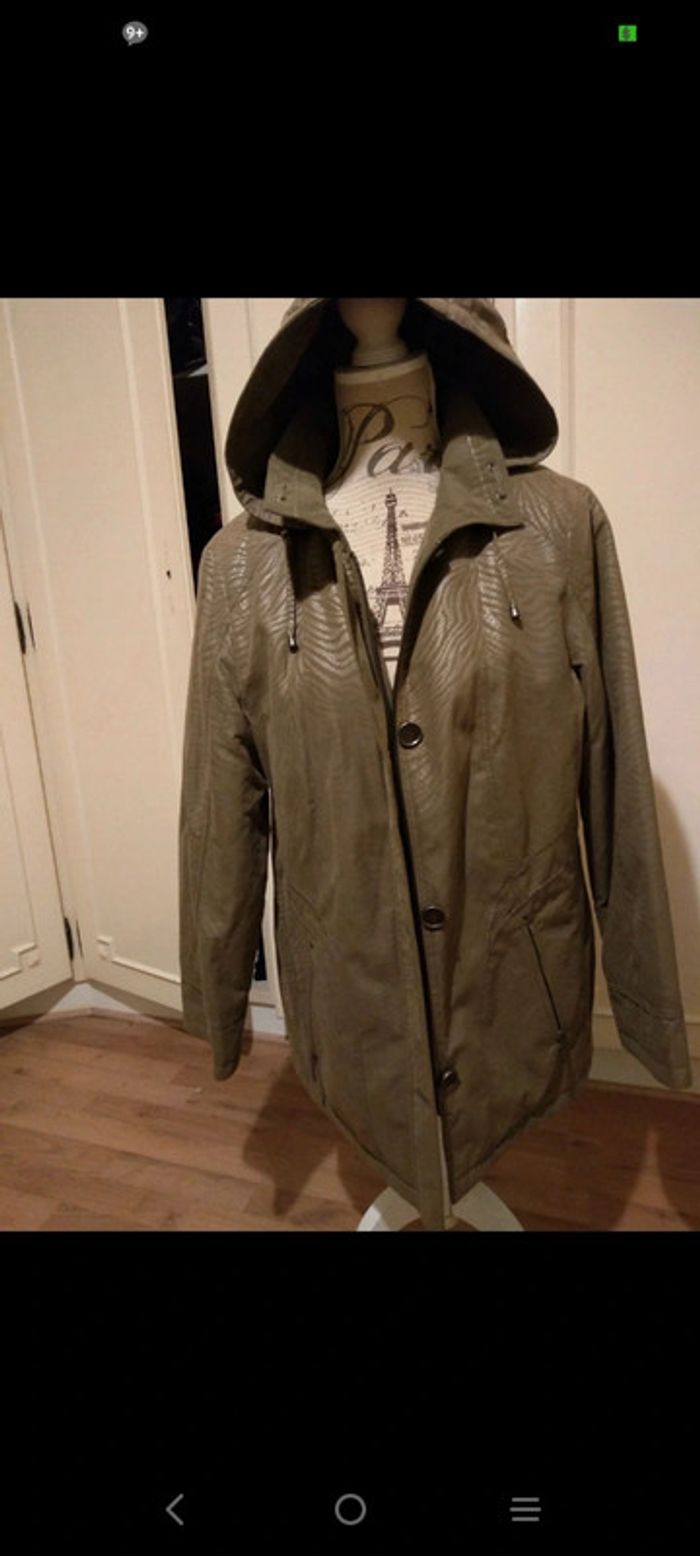 Parka de très bonne qualité Diane Laury couleur taupe neuve avec étiquette taille 44