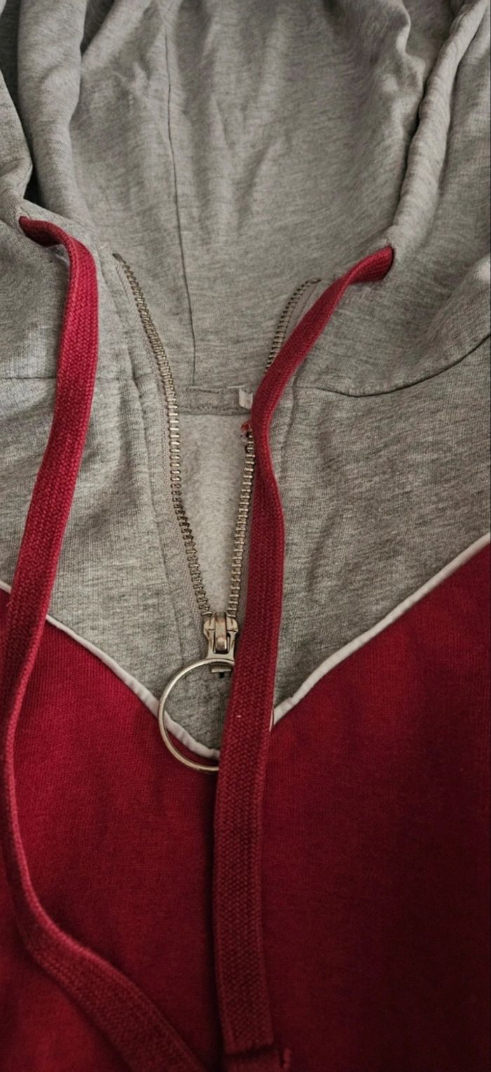 Vend 3 pulls dont 2 en laine pour fille 12ans - photo numéro 2