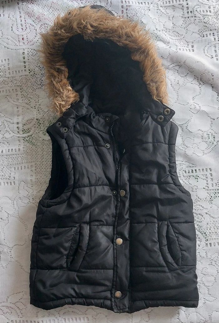 Doudoune sans manches noire - capuche, fourrure, La Redoute, en très bon état, taille 4 ans
