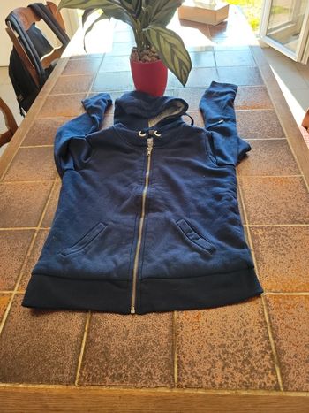 Veste épaisse à capuche zippé