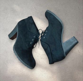 Bottines à talons en daim noir pointure 40 Bata