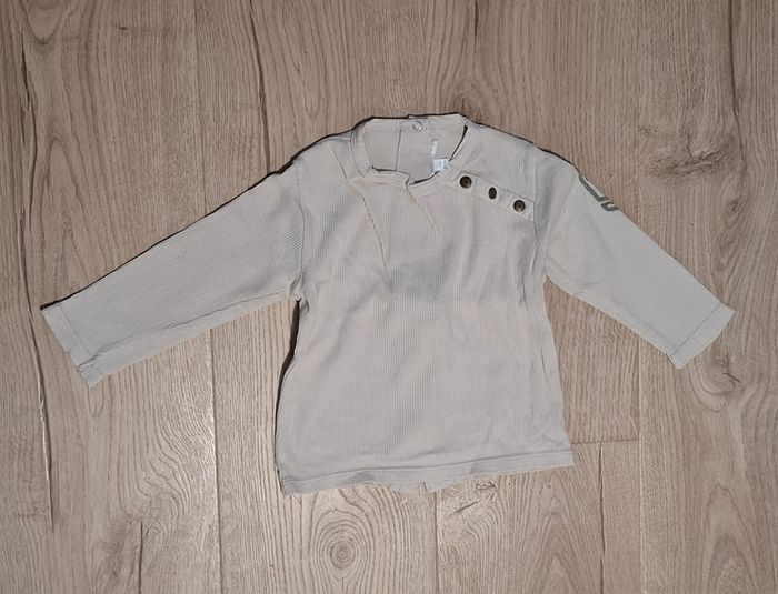 Lot 4 t-shirt ML 18mois TBE - photo numéro 7