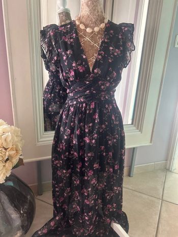 Robe longue décolletée à motifs