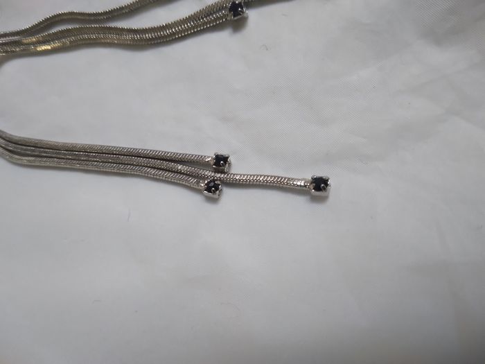 Boucle d'oreilles tombante - photo numéro 2