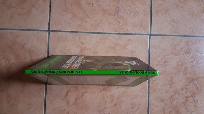 Livre " Les besoins énergétiques " de Brian Gardiner - photo numéro 2