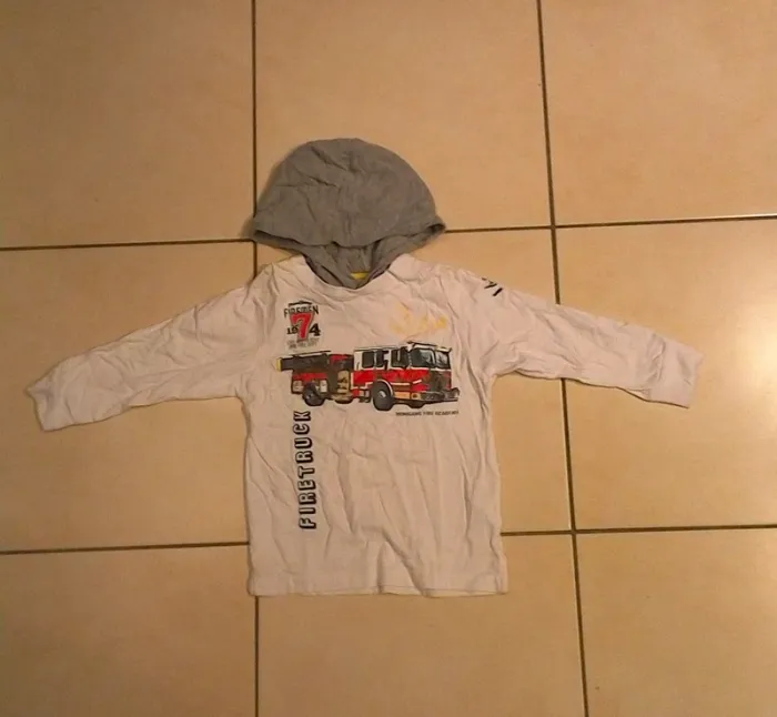 Tee-shirt avec capuche pompier 5 ans Mini Gang