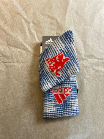 Chaussettes de foot Adidas équipe Manchester United taille 31/33 authentique neuf