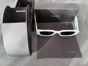 Lunettes de soleil PRADA