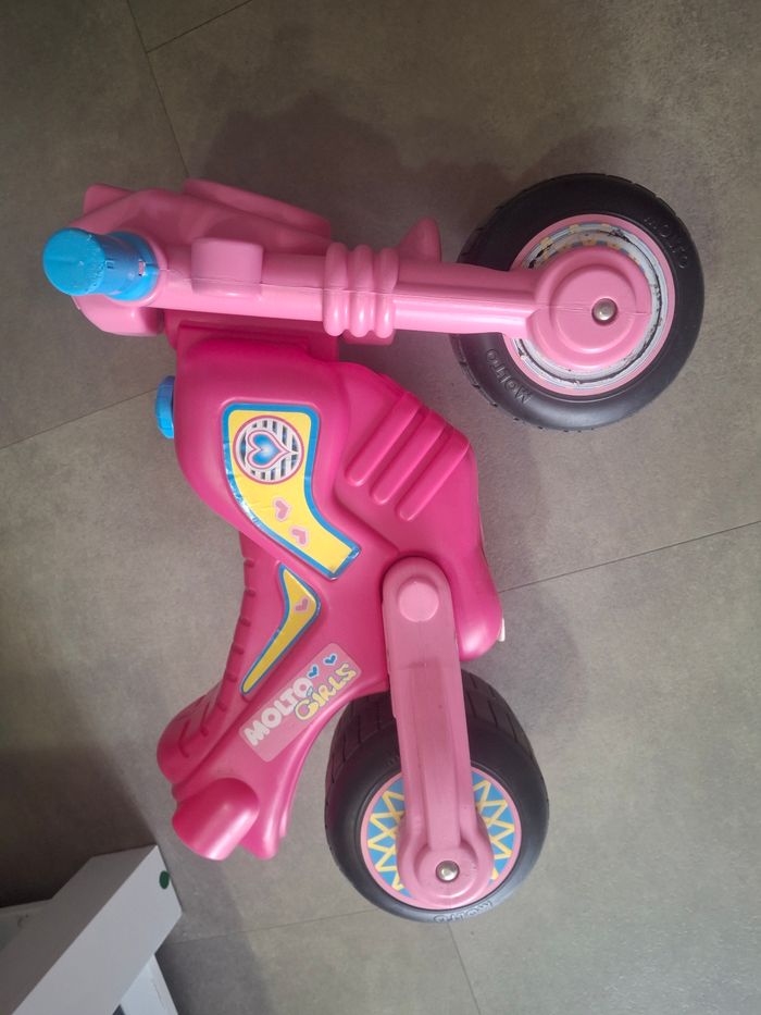 Moto enfant 1 à 3 ans en très bon état - photo numéro 5