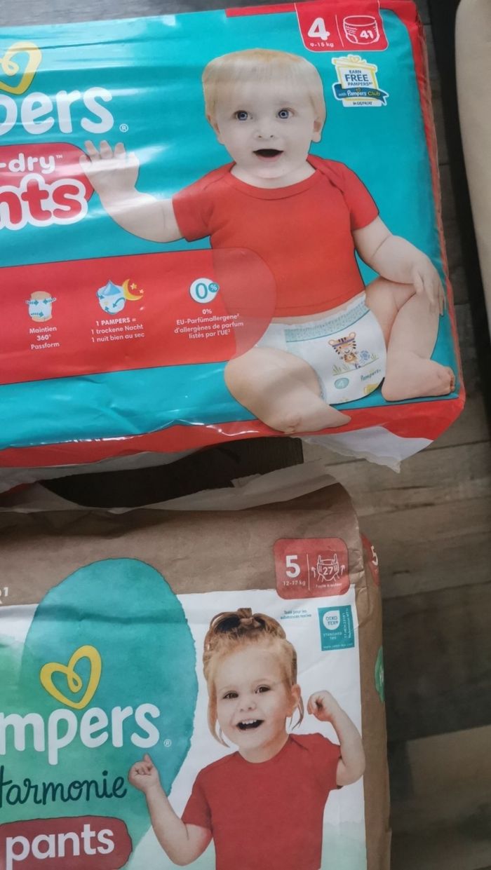 Lot couche pampers taille 4et 5 - photo numéro 4