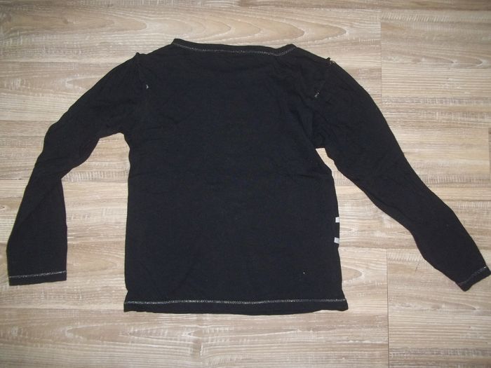 T-shirt noir Hello Kitty (1) impression grise 8 ans - photo numéro 4