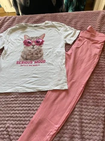 Ensemble jegging et t-shirt