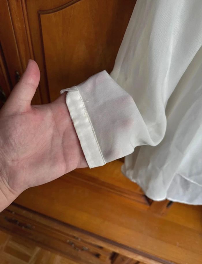 Blouse. Blanche. Femme. À manches longues. - photo numéro 5