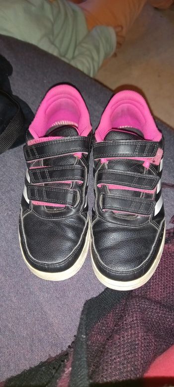 Basket Adidas t.35 .