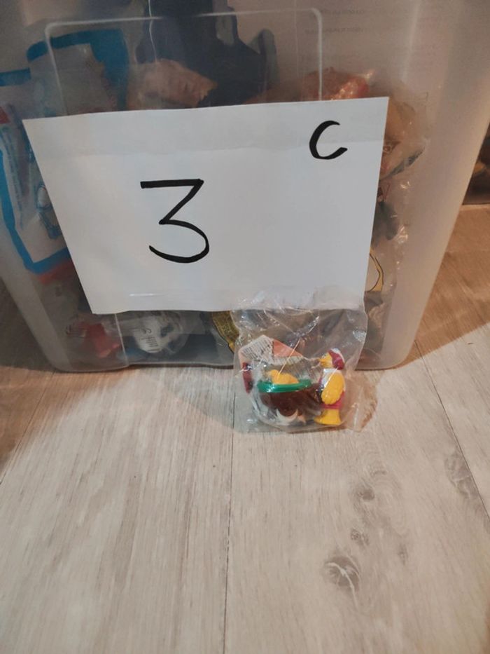 Figurine McDonald's Birdie nid