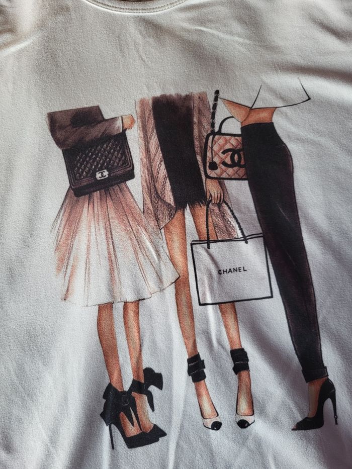 Tee shirt avec motif - photo numéro 2