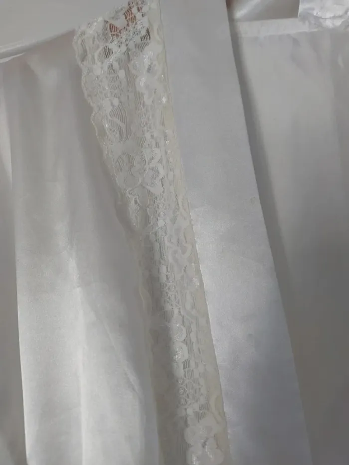 Peignoir tissu satiné blanc cassé - photo numéro 2