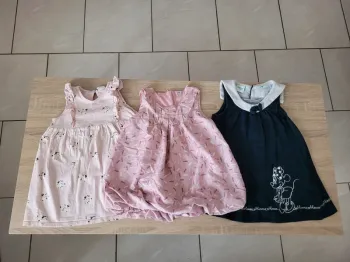 Lot de 3 robes en 18 mois