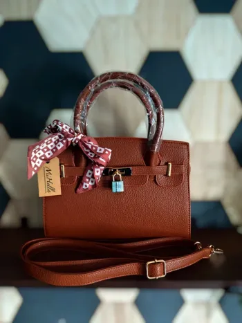 Sac à main avec foulard