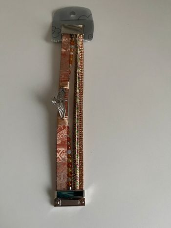 Très beau bracelet aimanté (fantaisie)